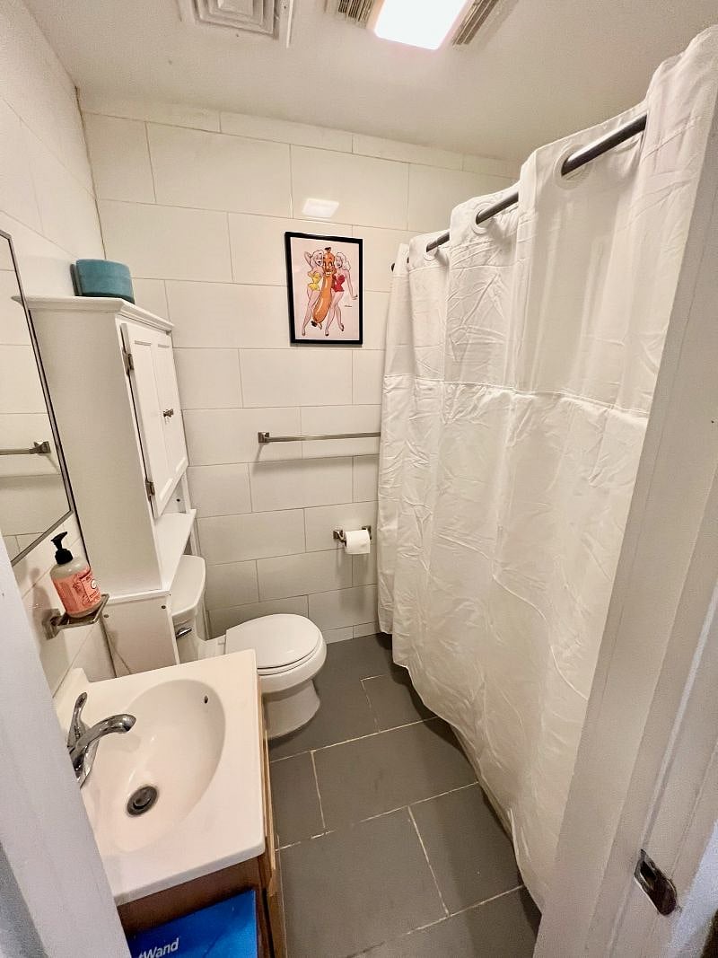 Full Bath 2 with Shower / Bathtub Combo