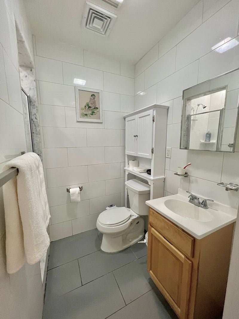 Full Bath 1 with Shower