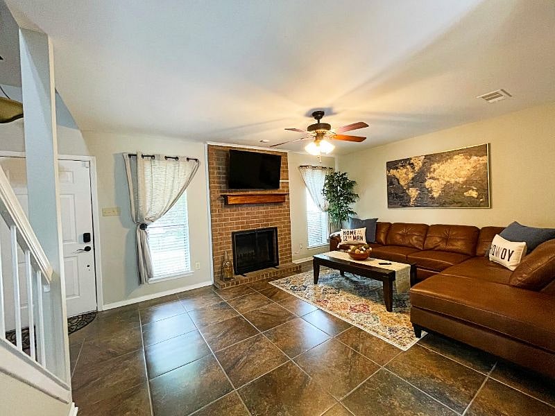 Furnished Finder property 525387_1 photo 3