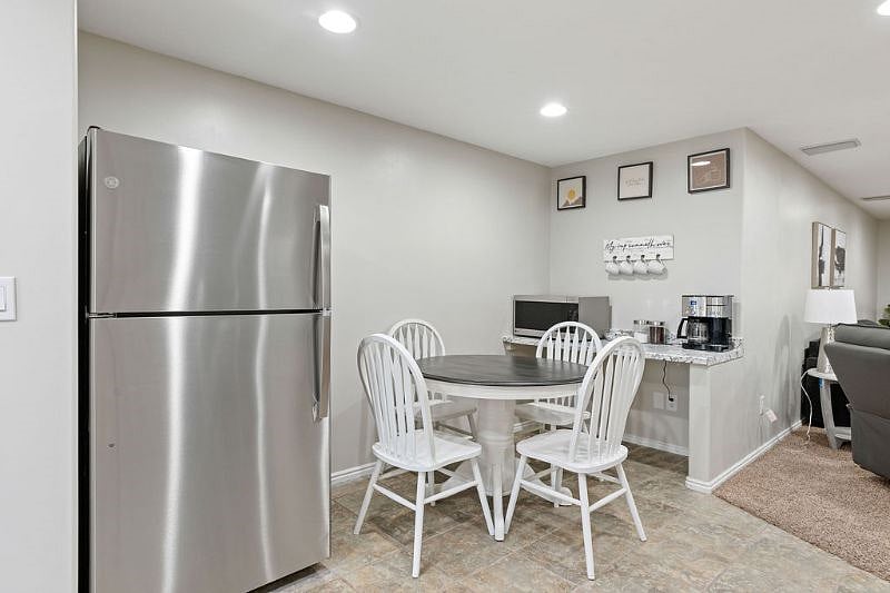 Furnished Finder property 525428_1 photo 8