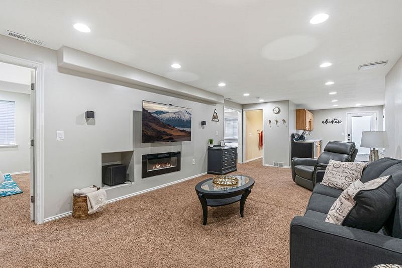 Furnished Finder property 525428_1 photo 6