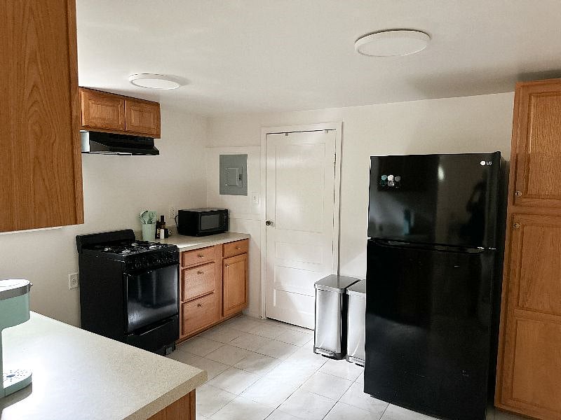 Kitchen with all the essentials for your stay.