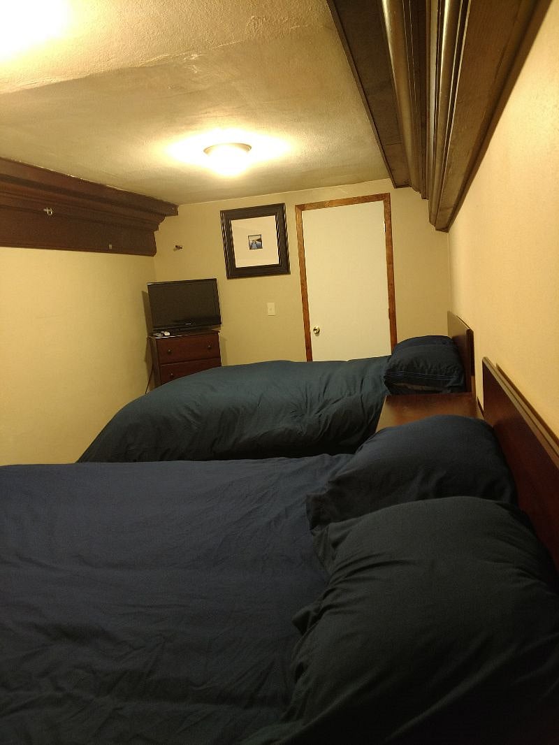 2 Queen Bedroom