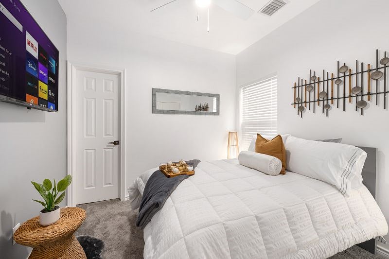 Furnished Finder property 525806_1 photo 17