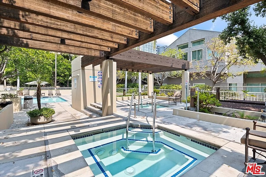 Furnished Finder property 525829_1 photo 17