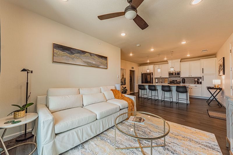 Furnished Finder property 526012_1 photo 4