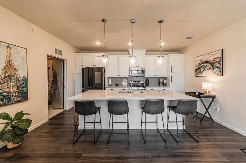 Furnished Finder property 526012_1 photo 7