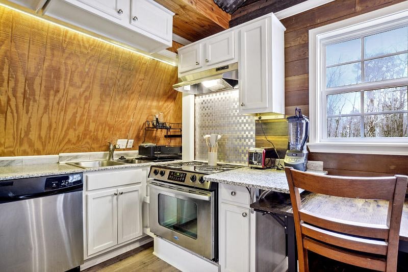 Furnished Finder property 526128_1 photo 7