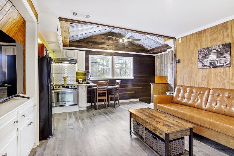 Furnished Finder property 526128_1 photo 9