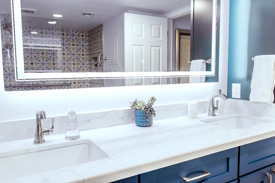 Dual sink vanity provides lots of elbow room!