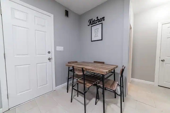Furnished Finder property 526387_1 photo 3
