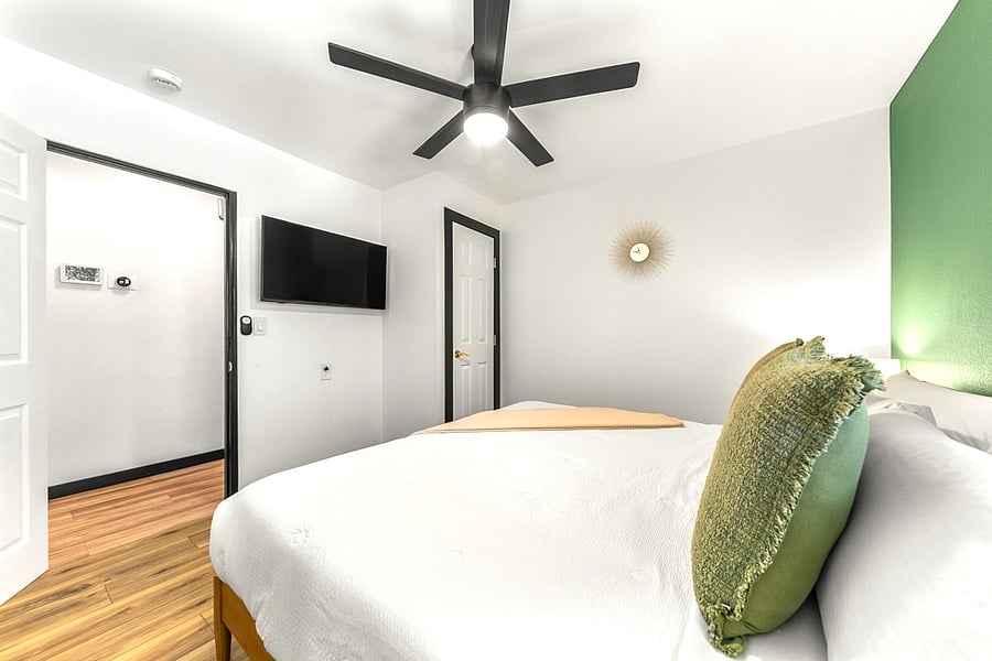 Furnished Finder property 526397_1 photo 20