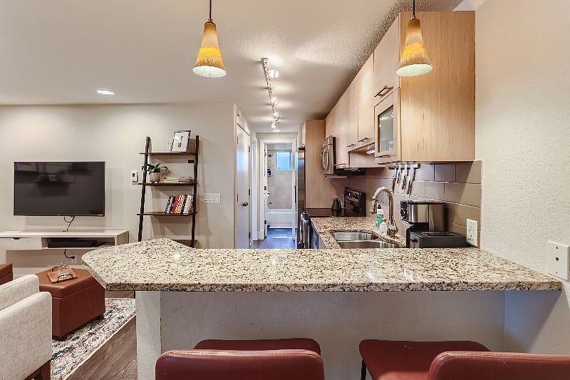 Breakfast nook or great work from home spot. Also great for entertaining guests. 