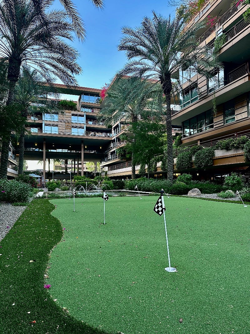 Golf putting green to practice your shots.