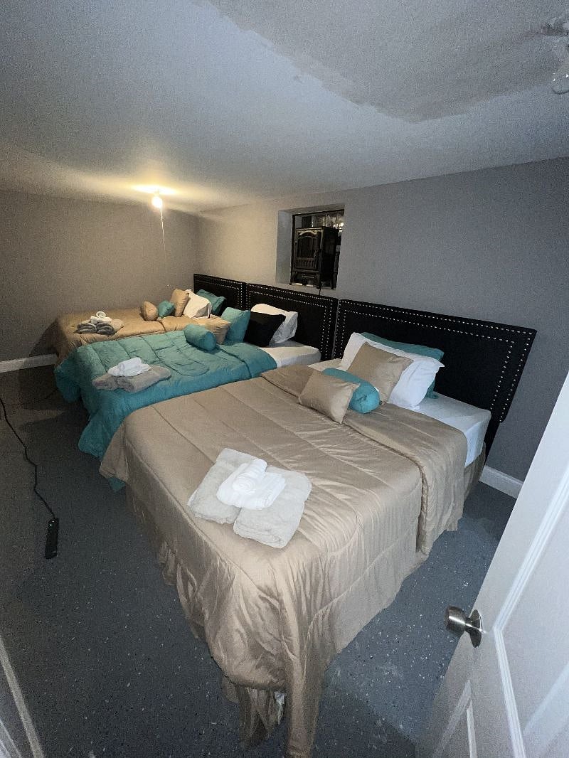 6th Bedroom With 3 Full Beds