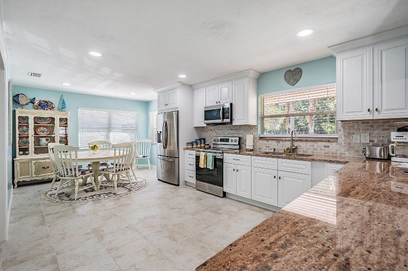 Furnished Finder property 526664_1 photo 3