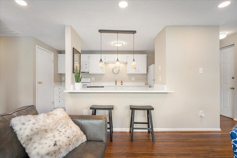 Furnished Finder property 526683_1 photo 17