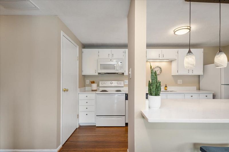 Furnished Finder property 526683_1 photo 21