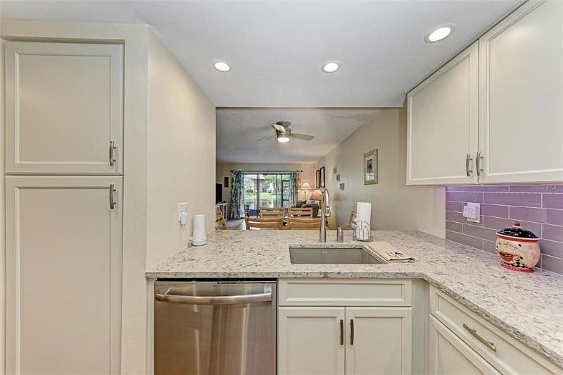Furnished Finder property 526686_1 photo 7