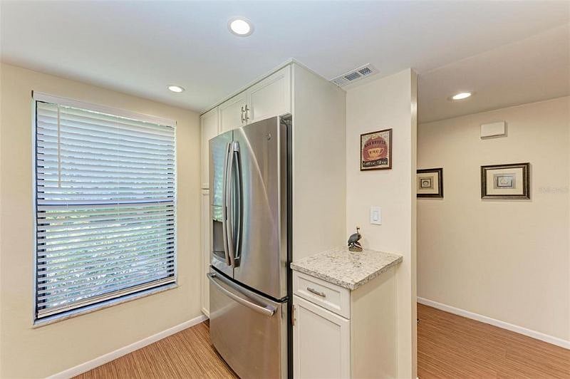 Furnished Finder property 526686_1 photo 8