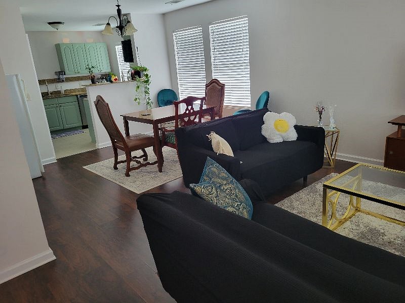 Furnished Finder property 526811_1 photo 3