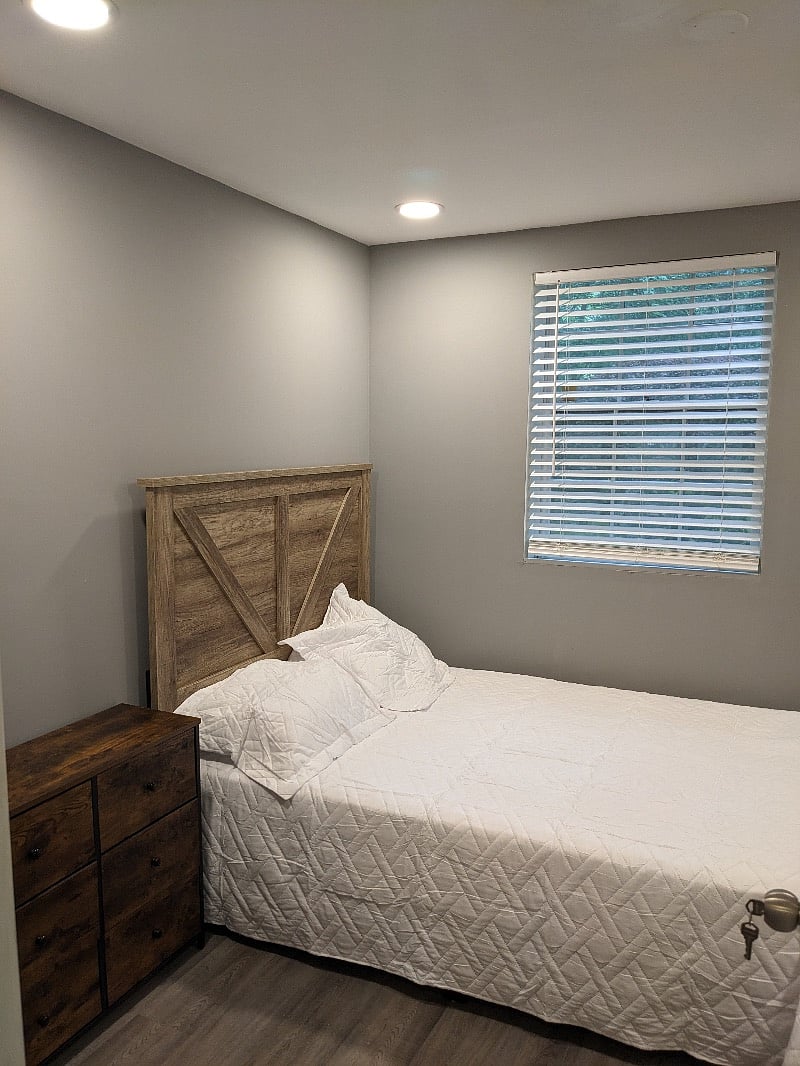 2nd Bedroom (full size bed) Pic 1