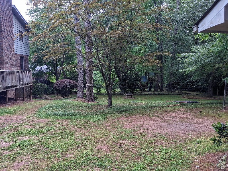 Huge backyard with furnished deck and bbq grill!