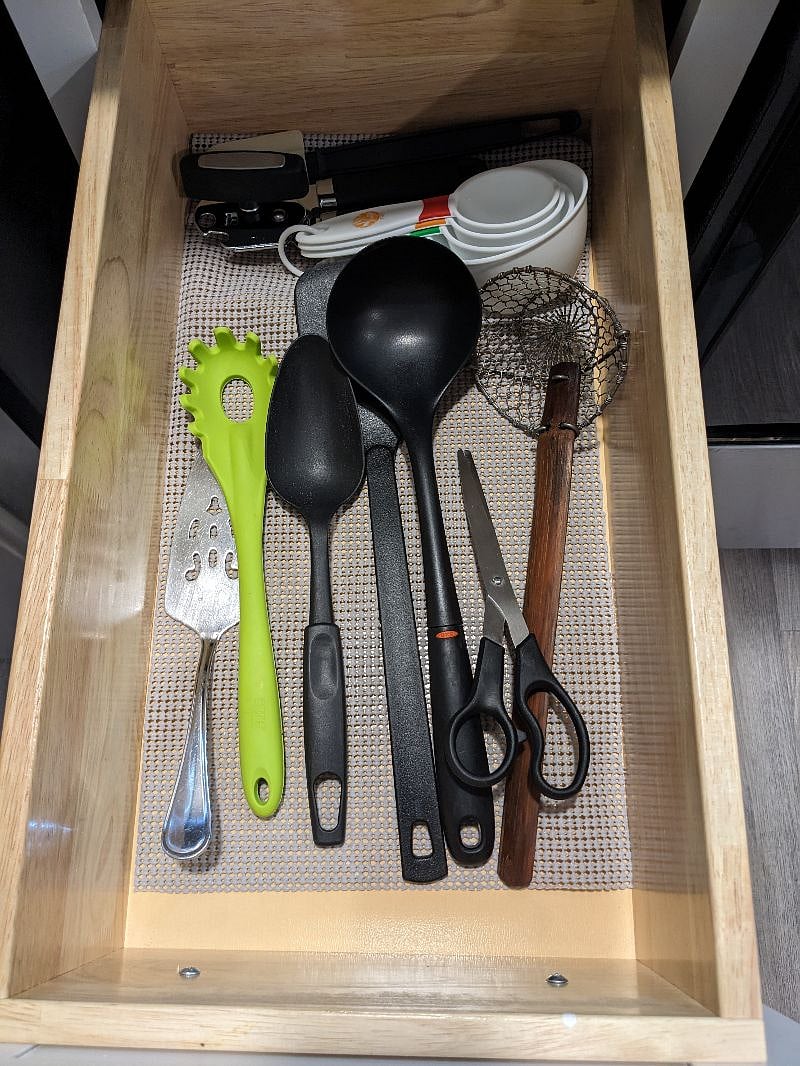 Fully stocked kitchen: cookware Pic 2