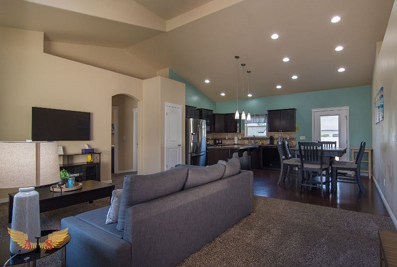Furnished Finder property 526845_1 photo 3
