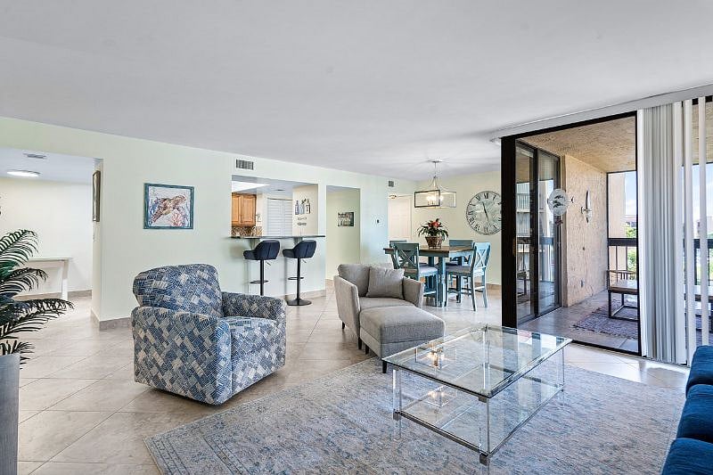 Furnished Finder property 526879_1 photo 3