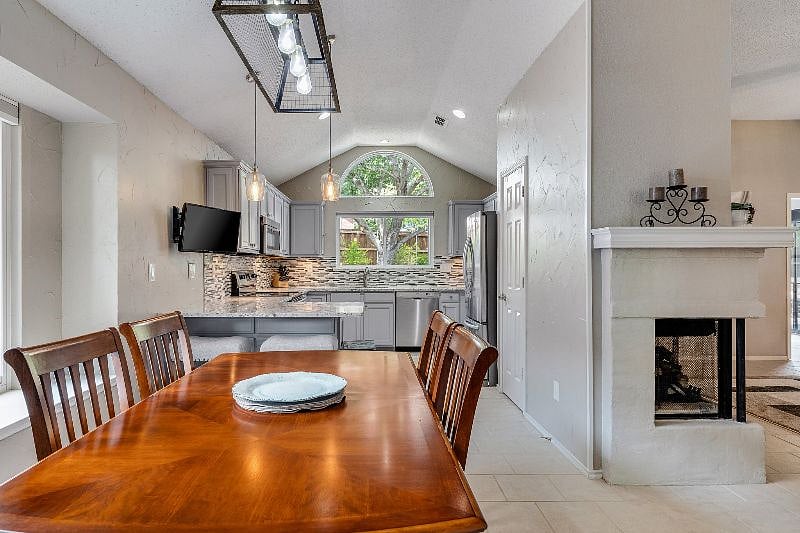 Furnished Finder property 526934_1 photo 6
