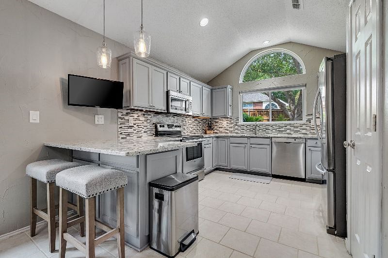 Furnished Finder property 526934_1 photo 7