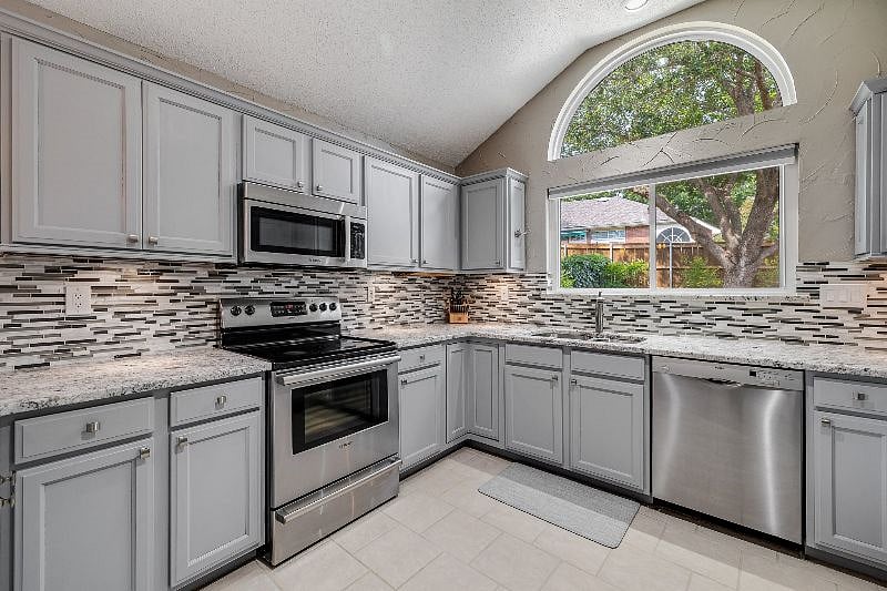 Furnished Finder property 526934_1 photo 9