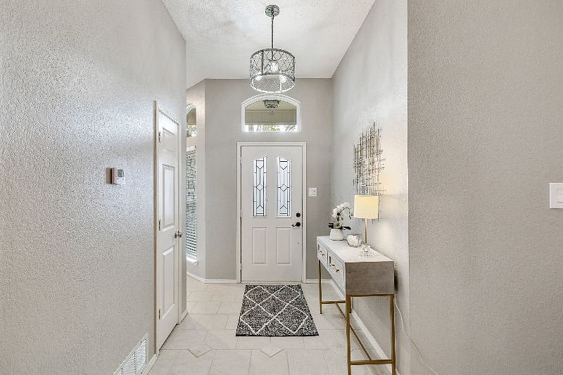 Furnished Finder property 526934_1 photo 12