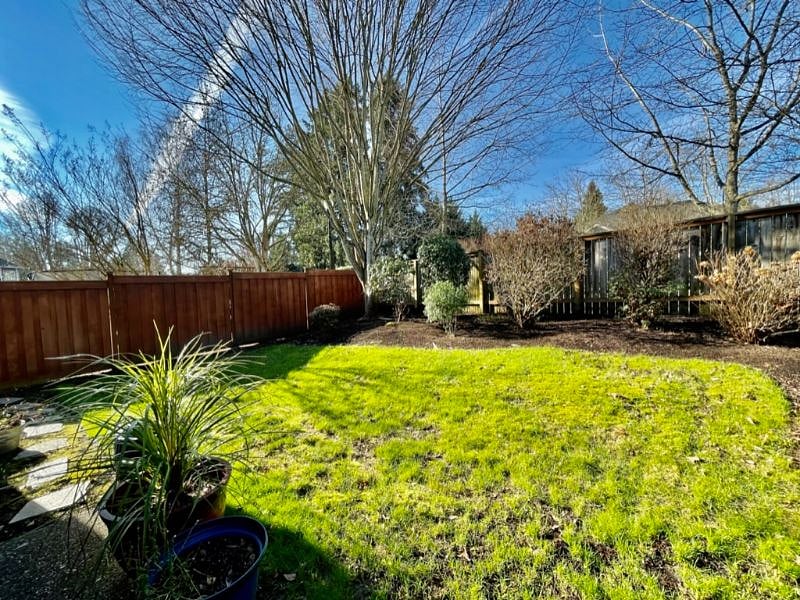 Fully enclosed yard