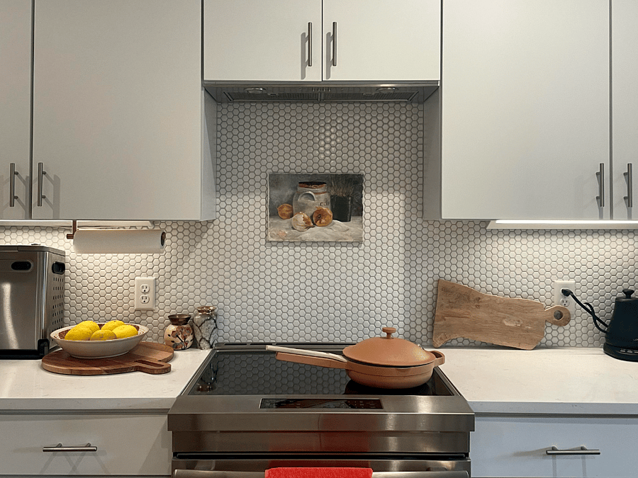 Kitchen with induction stovetop. Brings water to a boil in a snap.