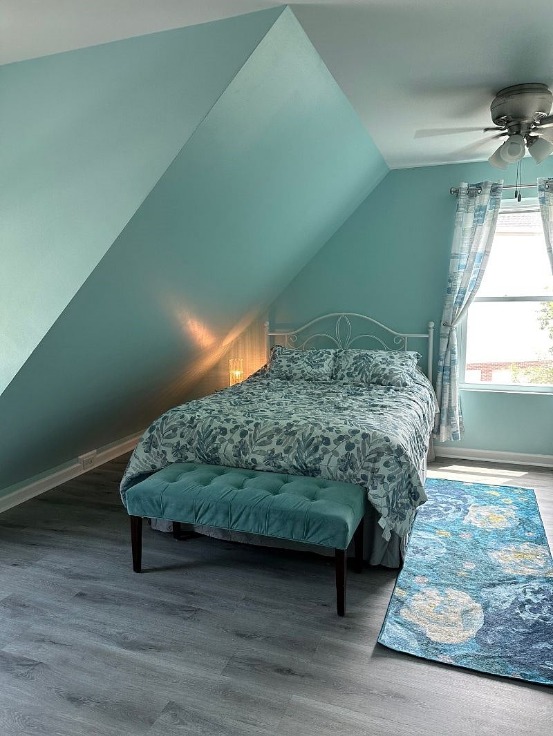 Lage bright bedroom