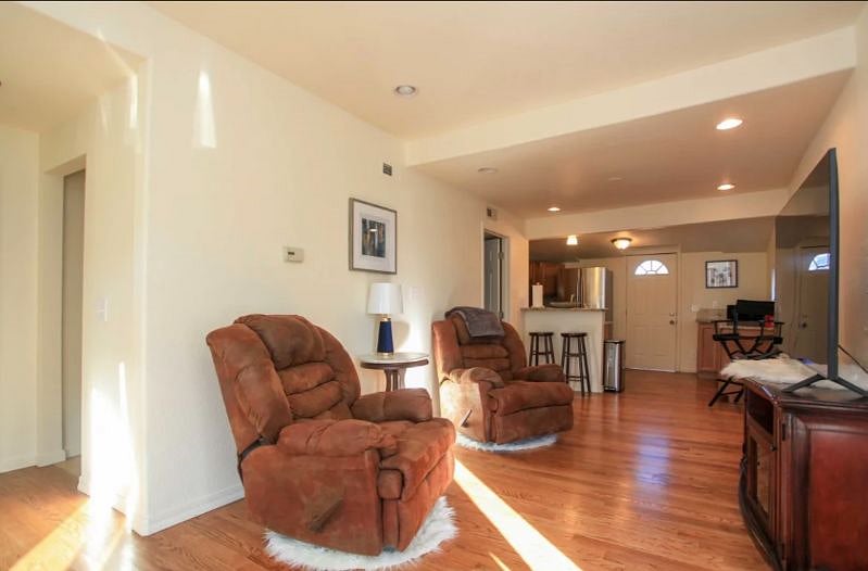 Furnished Finder property 527120_1 photo 5