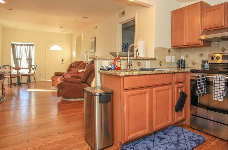 Furnished Finder property 527120_1 photo 6