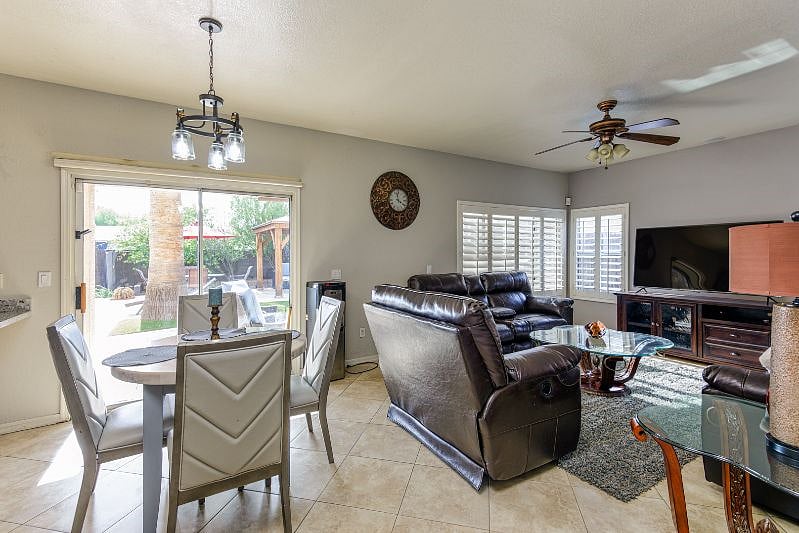 Furnished Finder property 527156_1 photo 3