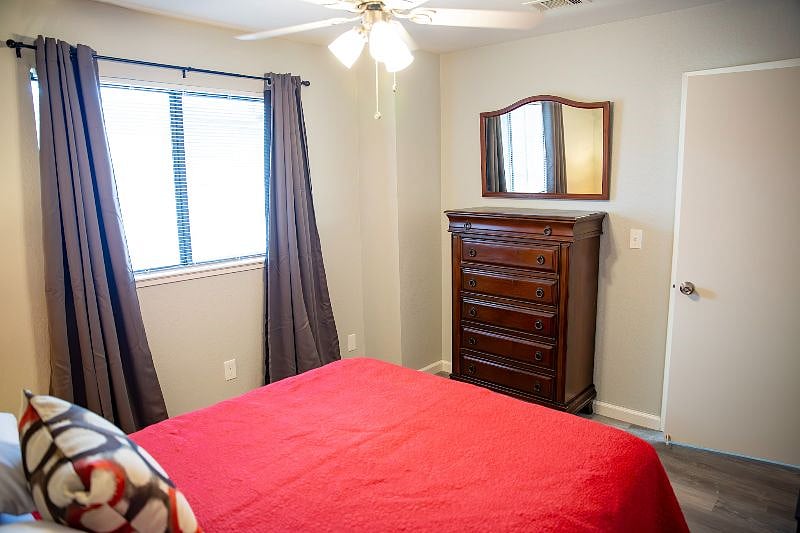 Furnished Finder property 527259_1 photo 11