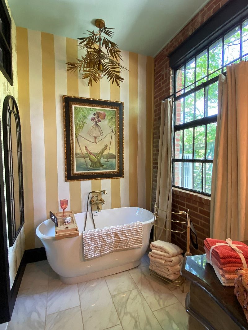 Big Easy Soaking Tub