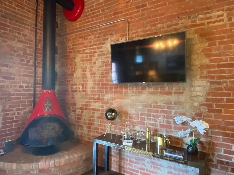 The Bond with working gas fireplace.