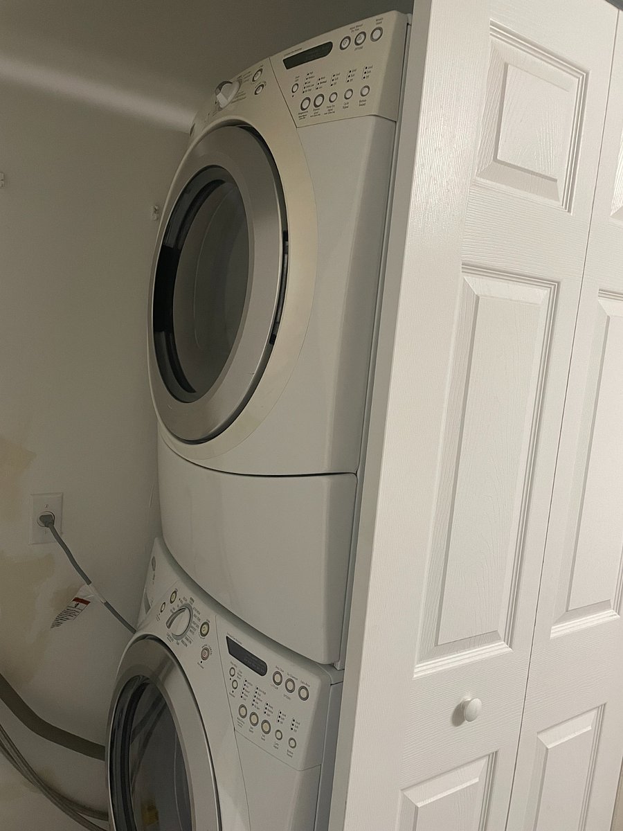 Washer/dryer in guest bathroom