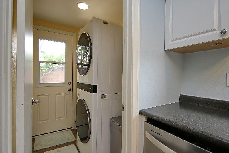 New Full-Size Electric Laundry Tower, Hanging Rack & Cabinet.