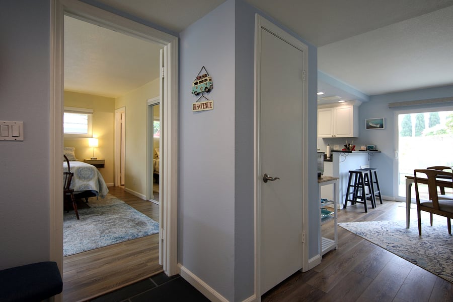 Foyer to Principal Bedroom and Dining Room.