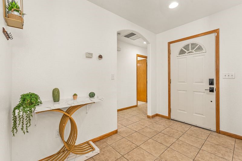 Furnished Finder property 527361_1 photo 17