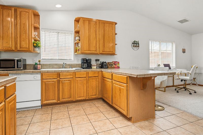 Furnished Finder property 527361_1 photo 22