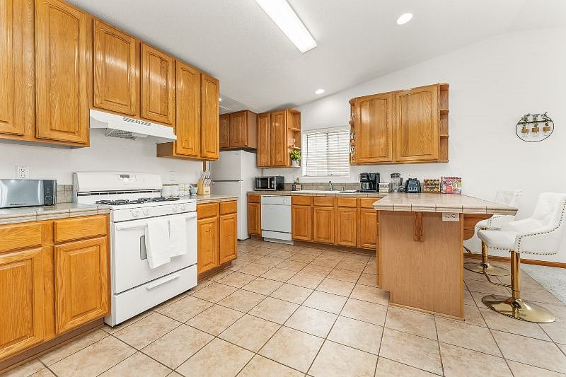 Furnished Finder property 527361_1 photo 21