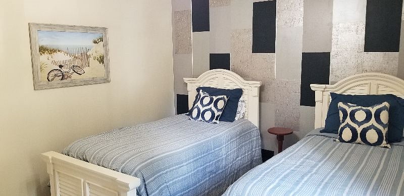 Twin Beds Room